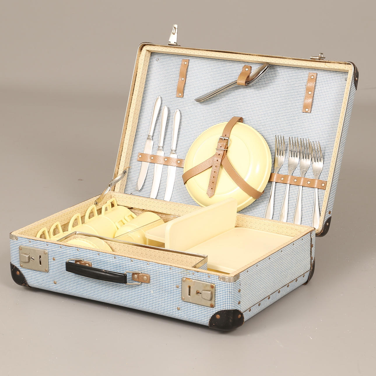 PICKNICKSET, i väska, plast, 1900-talets mitt.