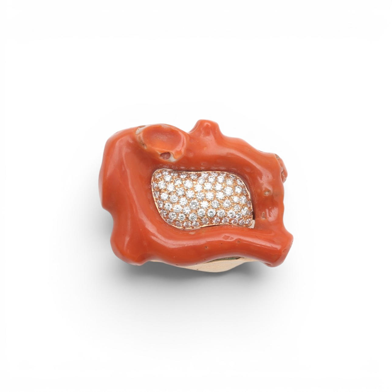 Coral and diamonds pendant.