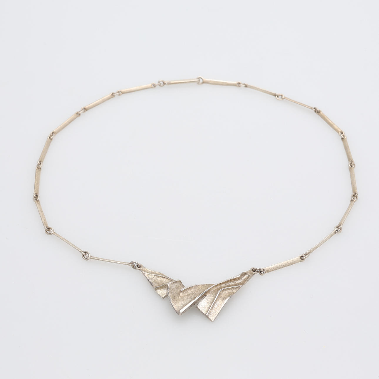 ZOLTAN POPOVITS. COLLIER, "MINTHE", LAPPONIA.
