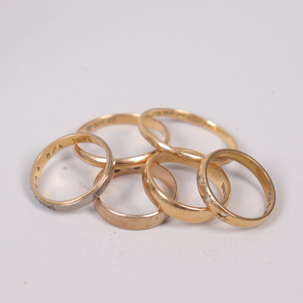 RINGAR, 18k guld, 6 st, totalt 18,97 gram.