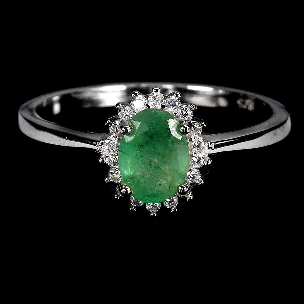 EMERALD SILVER CLUSTER RING.