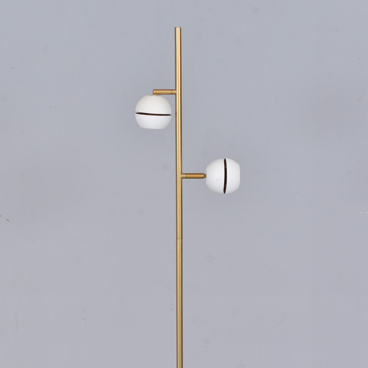 GOLVLAMPA, Lucide, samtida.