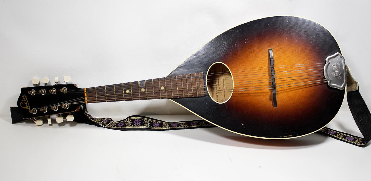 MANDOLIN, 8 strängad.