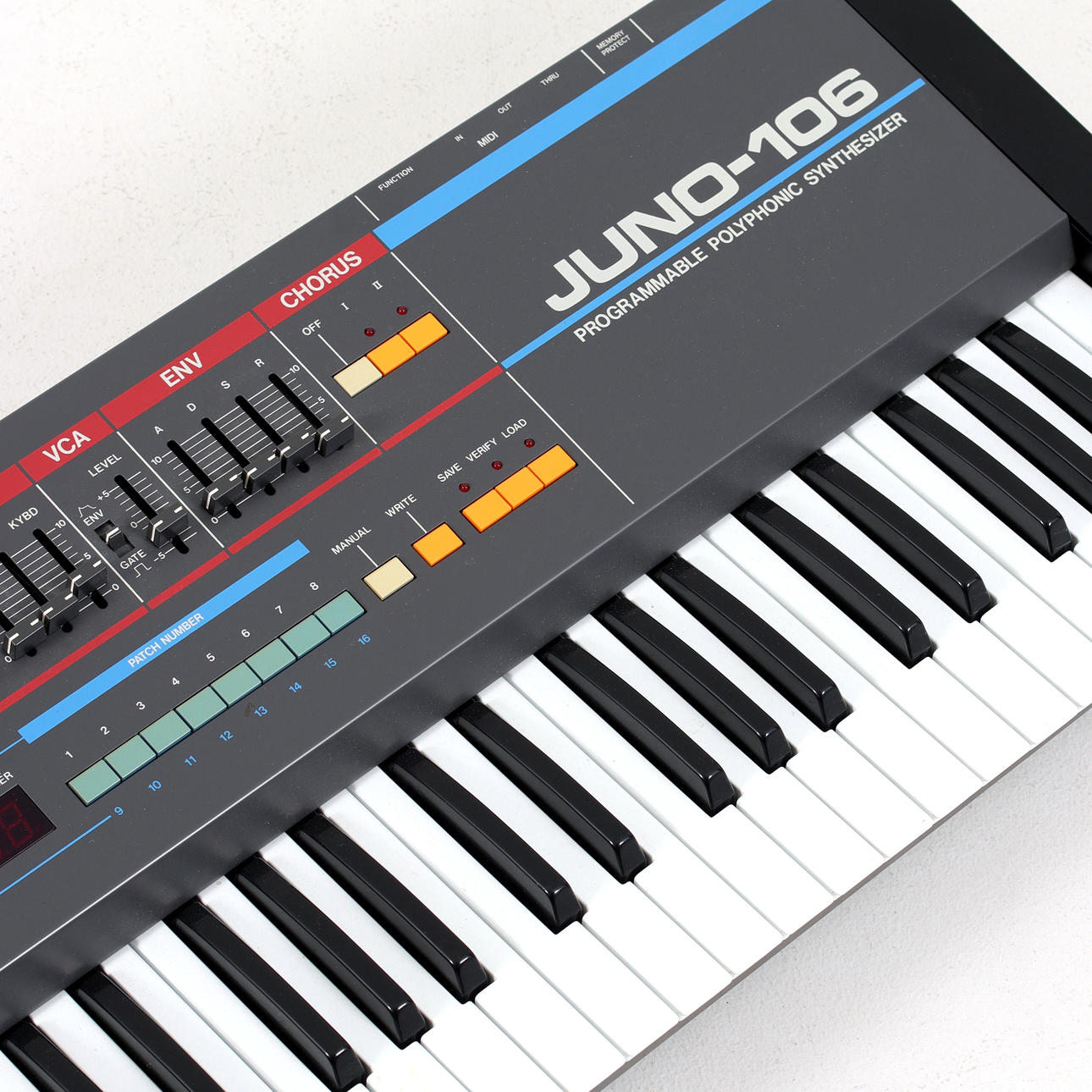 ROLAND Juno-106 61-Key Programmable Polyphonic, Synthesizer, 1980-tal.