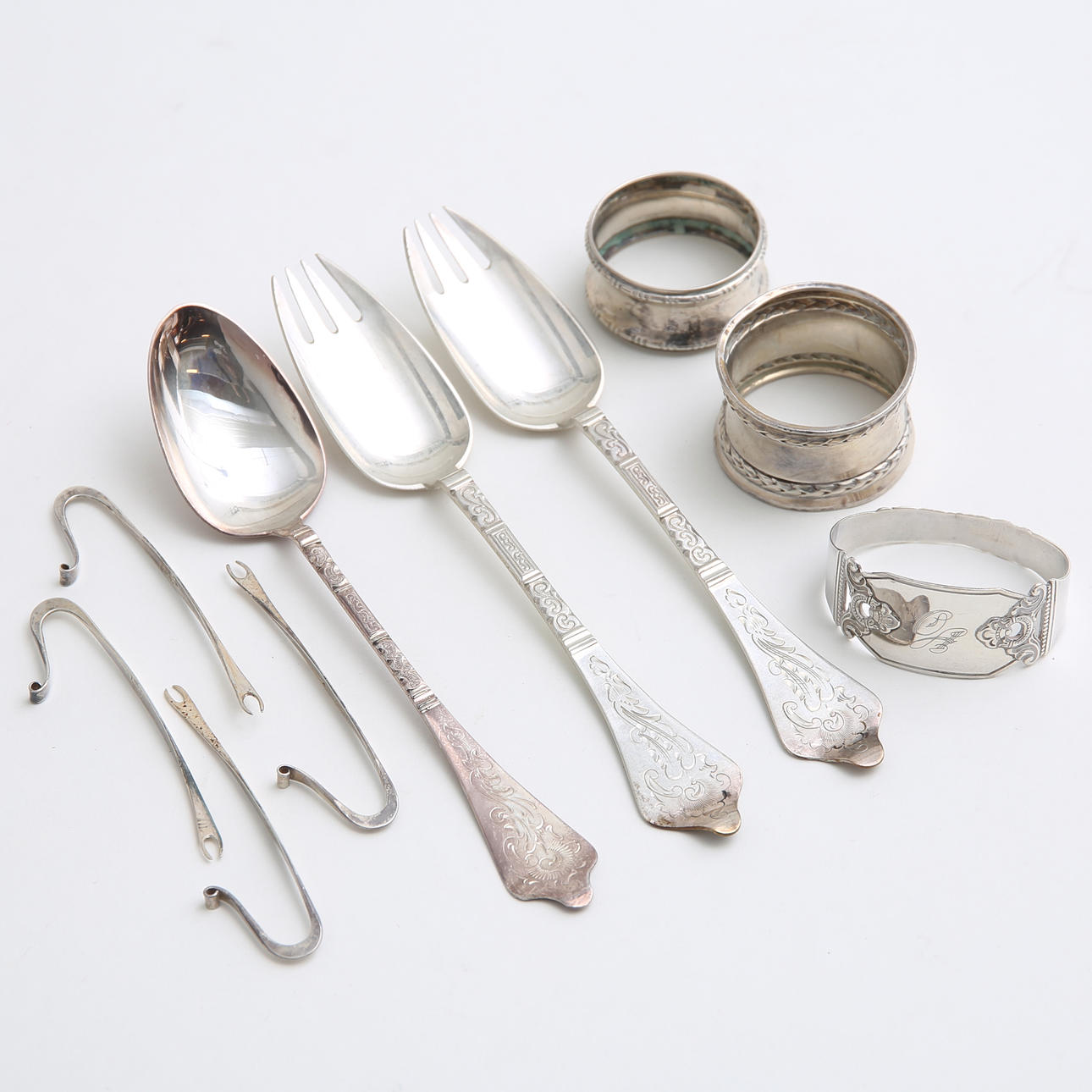 SILVERFÖREMÅL, 10 st ,137 gram, bl.a SERVETTRINGAR.