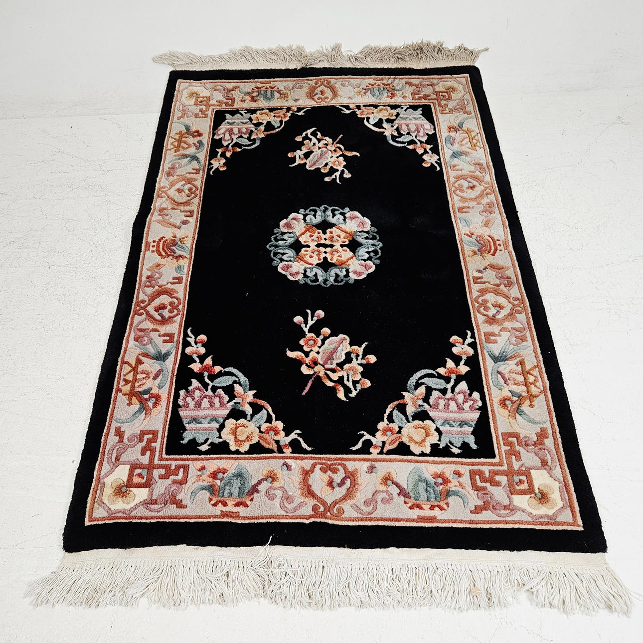 MATTA, Kina, ca. 188x120 cm.