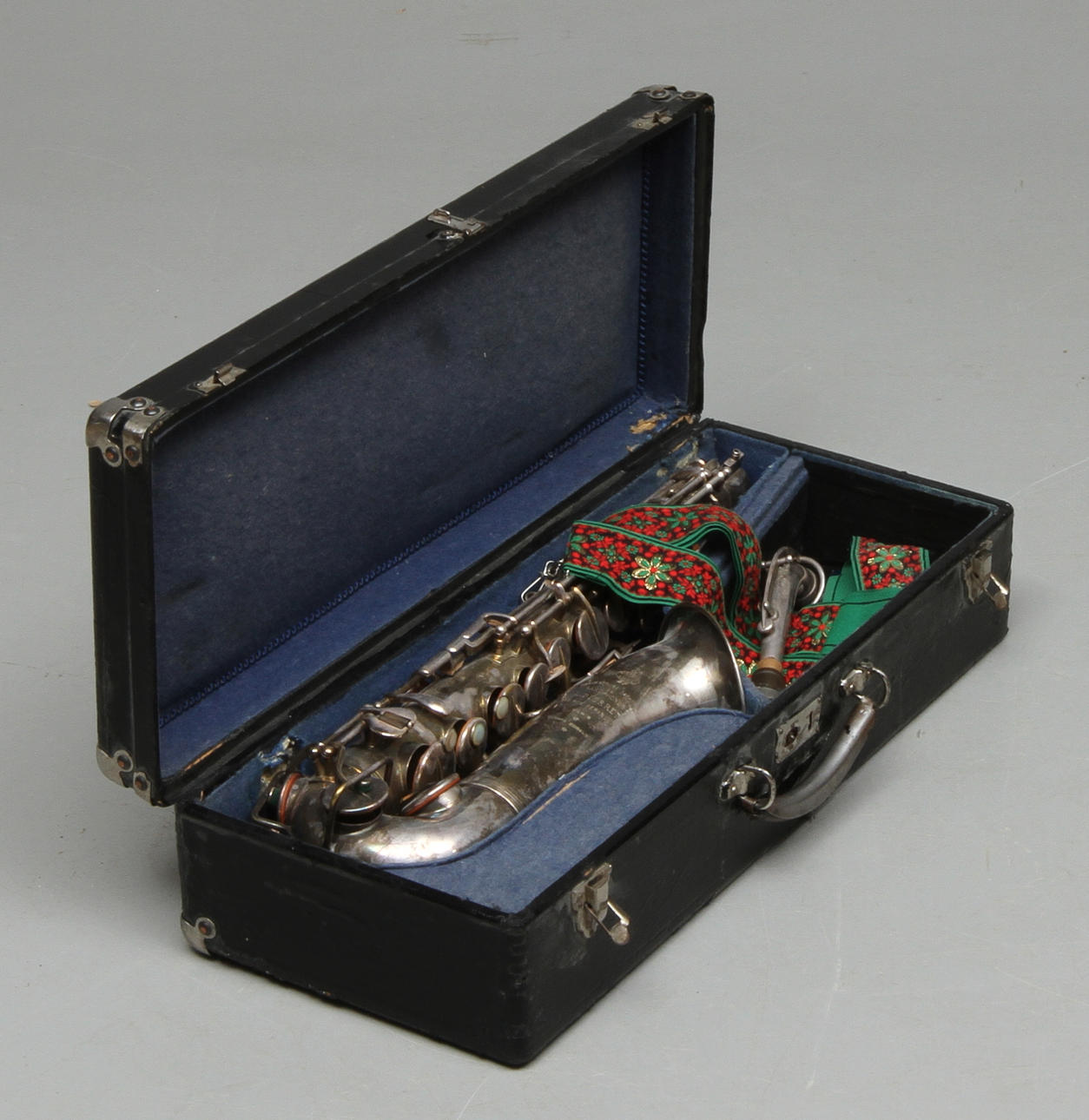 SAXOFON, L. Pierret, Paris.