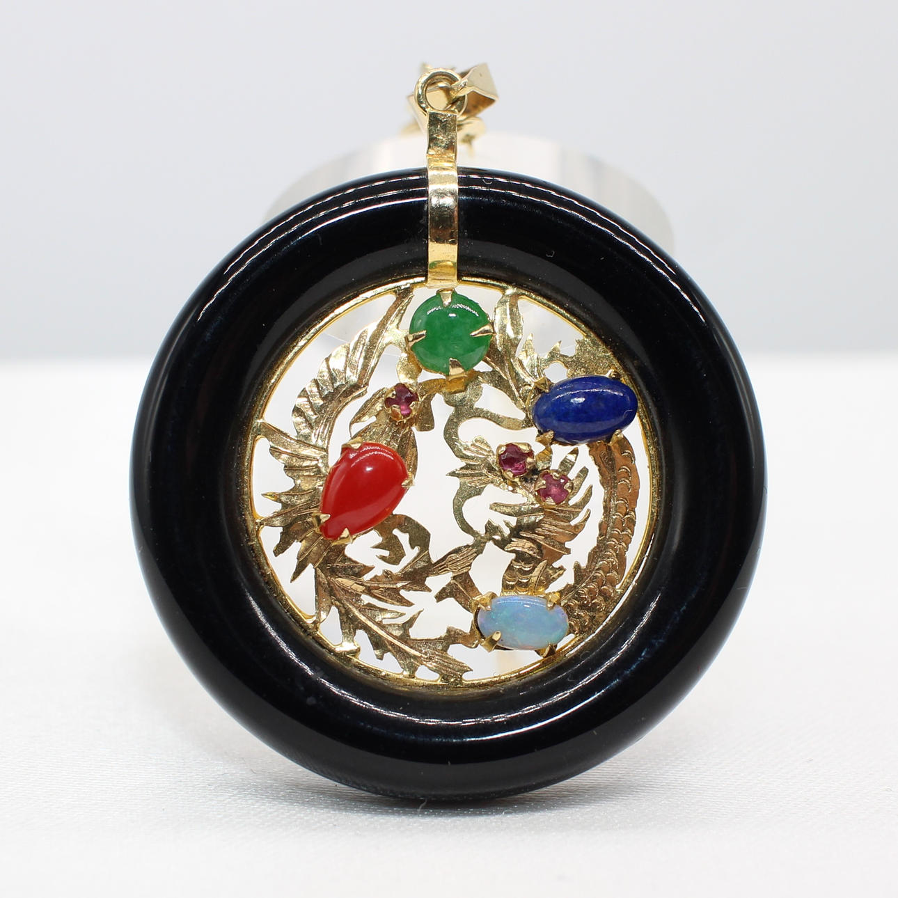 UNUSUAL MULTIGEM NECKLACE.