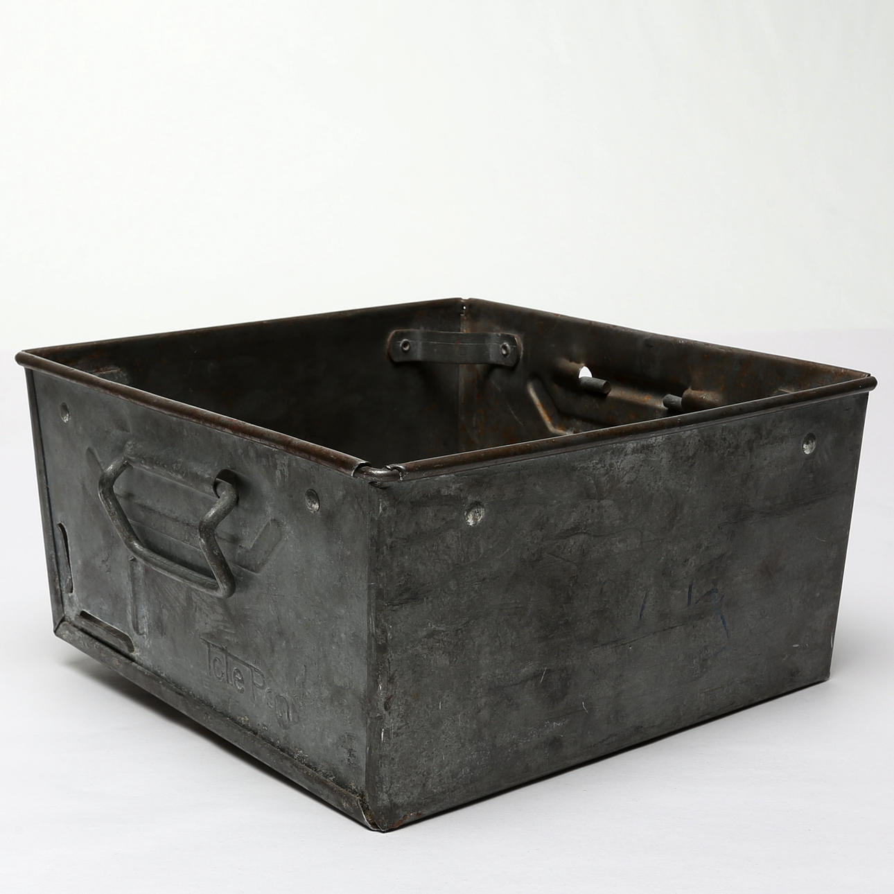 LÅDA, metall.