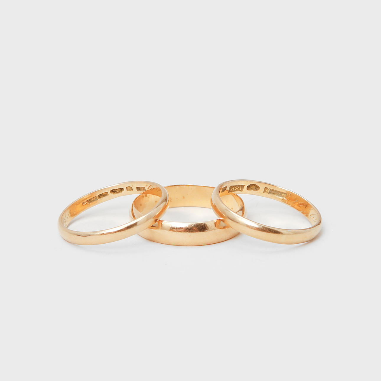 RINGAR, 3 stycken, 18k guld, vikt 10 gram.
