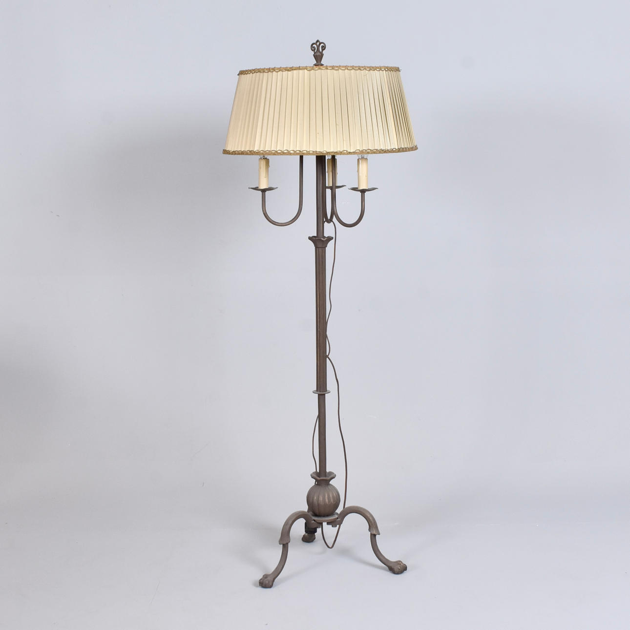 GOLVLAMPA, smide, 1900-tal.