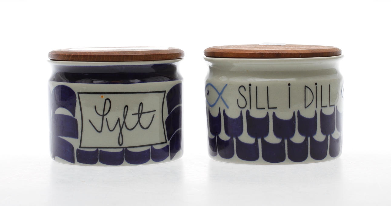 BURKAR, 2 st, keramik med trälock, Marianne Westman, Rörstrand.