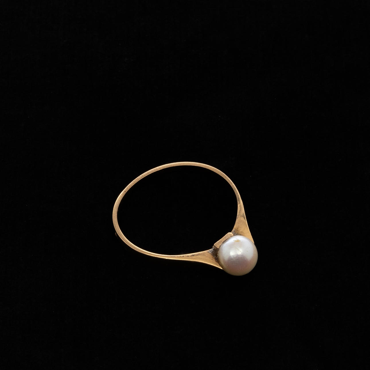 RING, 18K guld, Pärla.