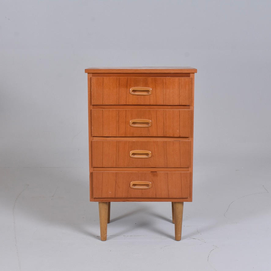 BYRÅ, 4-lådig, teak, 1950/60-tal.