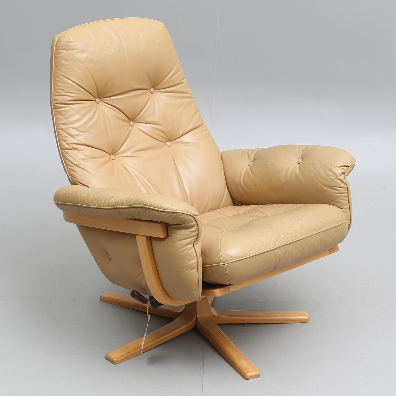 FÅTÖLJ, Götemöbler, Nässjö, 1900-talets mitt.