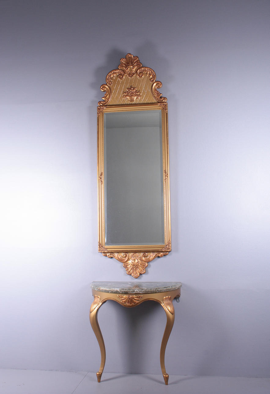 SPEGEL, nyrokokostil, med trymåbord.