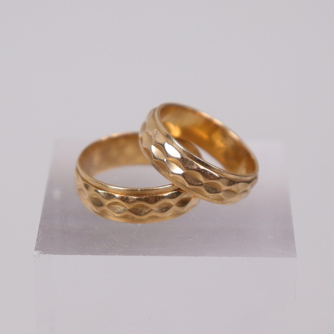 RINGAR, 18k guld, 2 st.