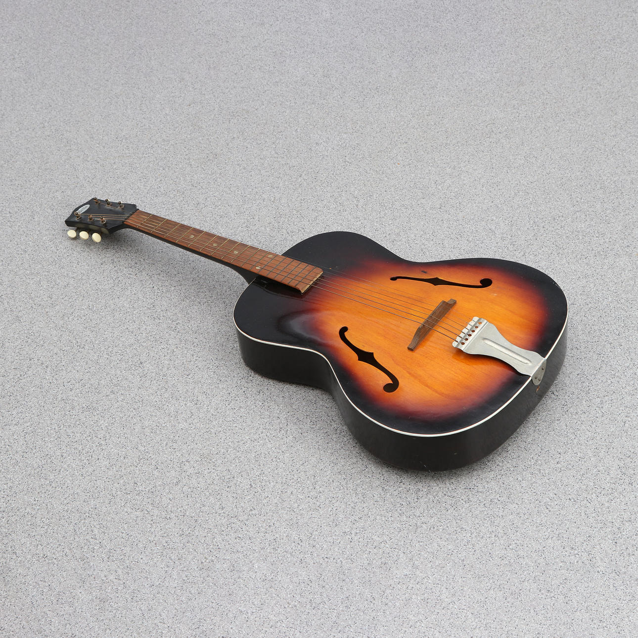 BELLO, AKUSTISK GITARR. Stålsträngad. 1900-tal.
