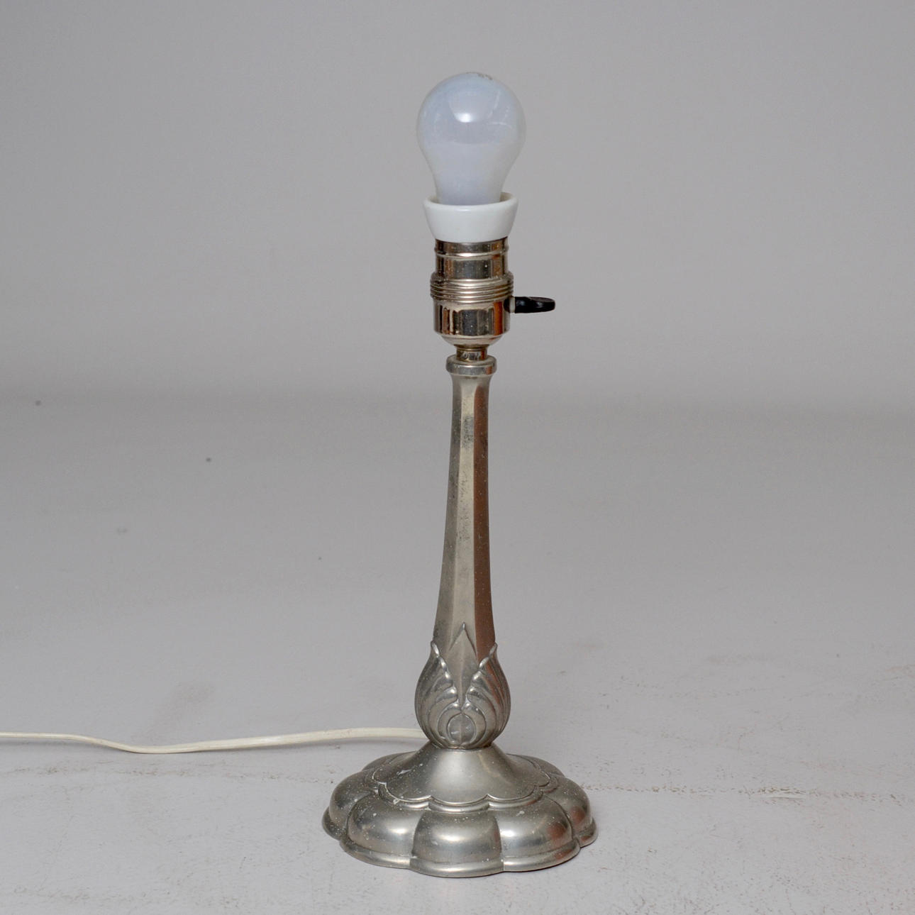 BORDSLAMPA, tenn 1920-tal.