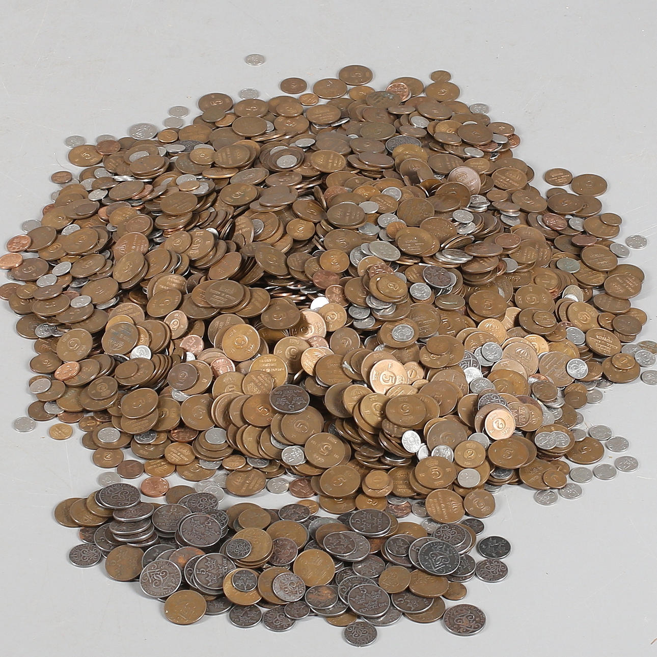 MYNTSAMLING, brons, järn, 1900-tal.