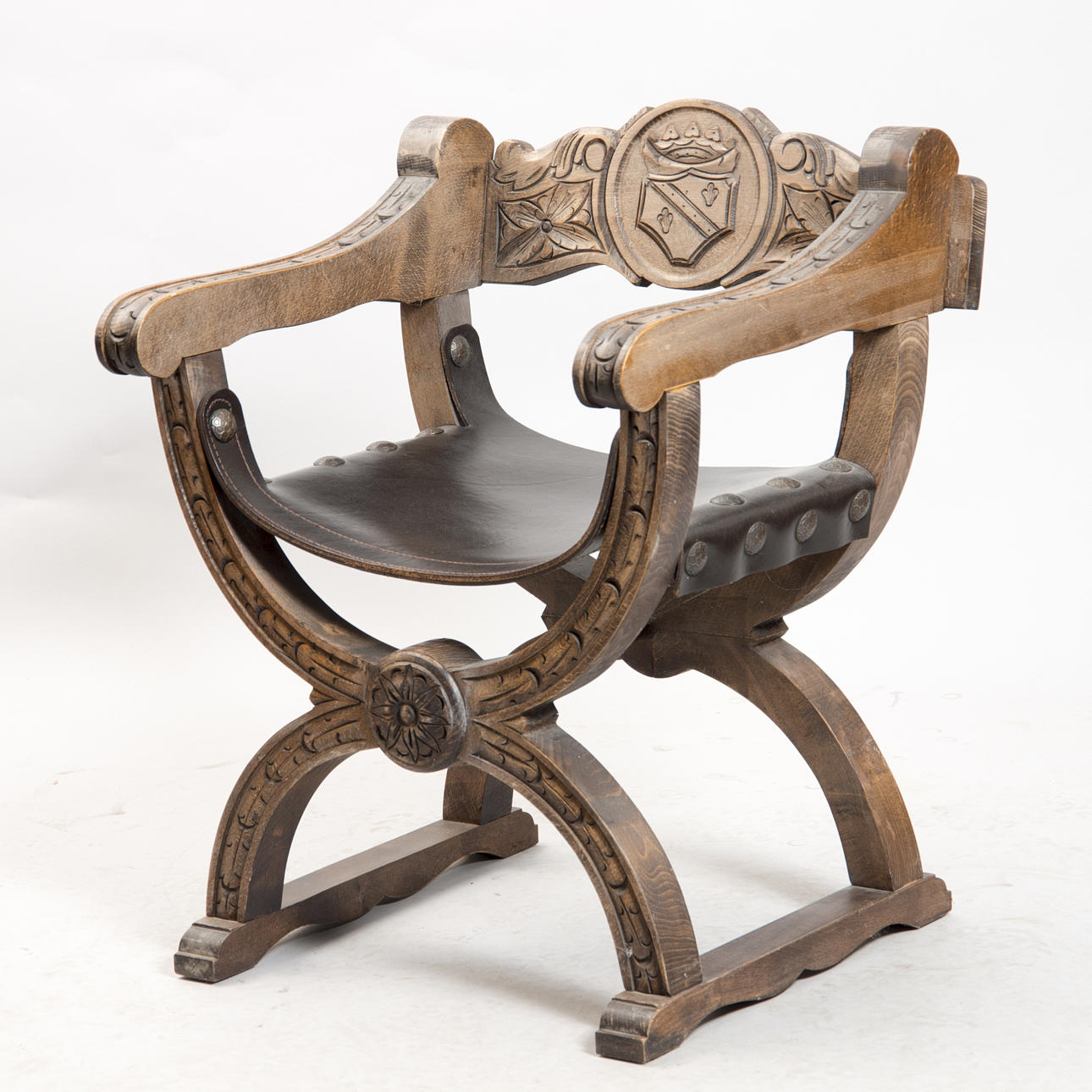 STOL, s.k. Dantestol, ek med skinnsits.