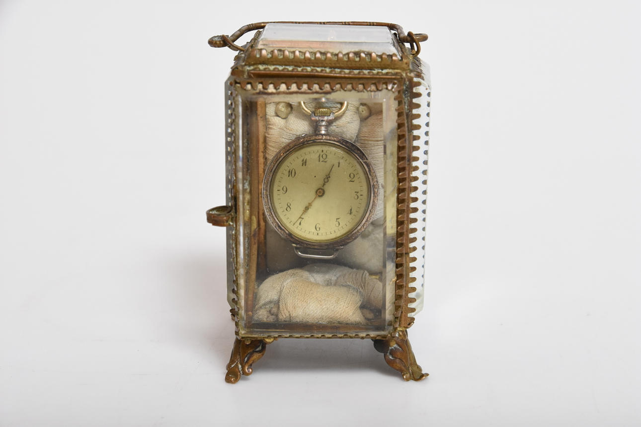 DAMFICKUR i klockgömma, 1800 tal.