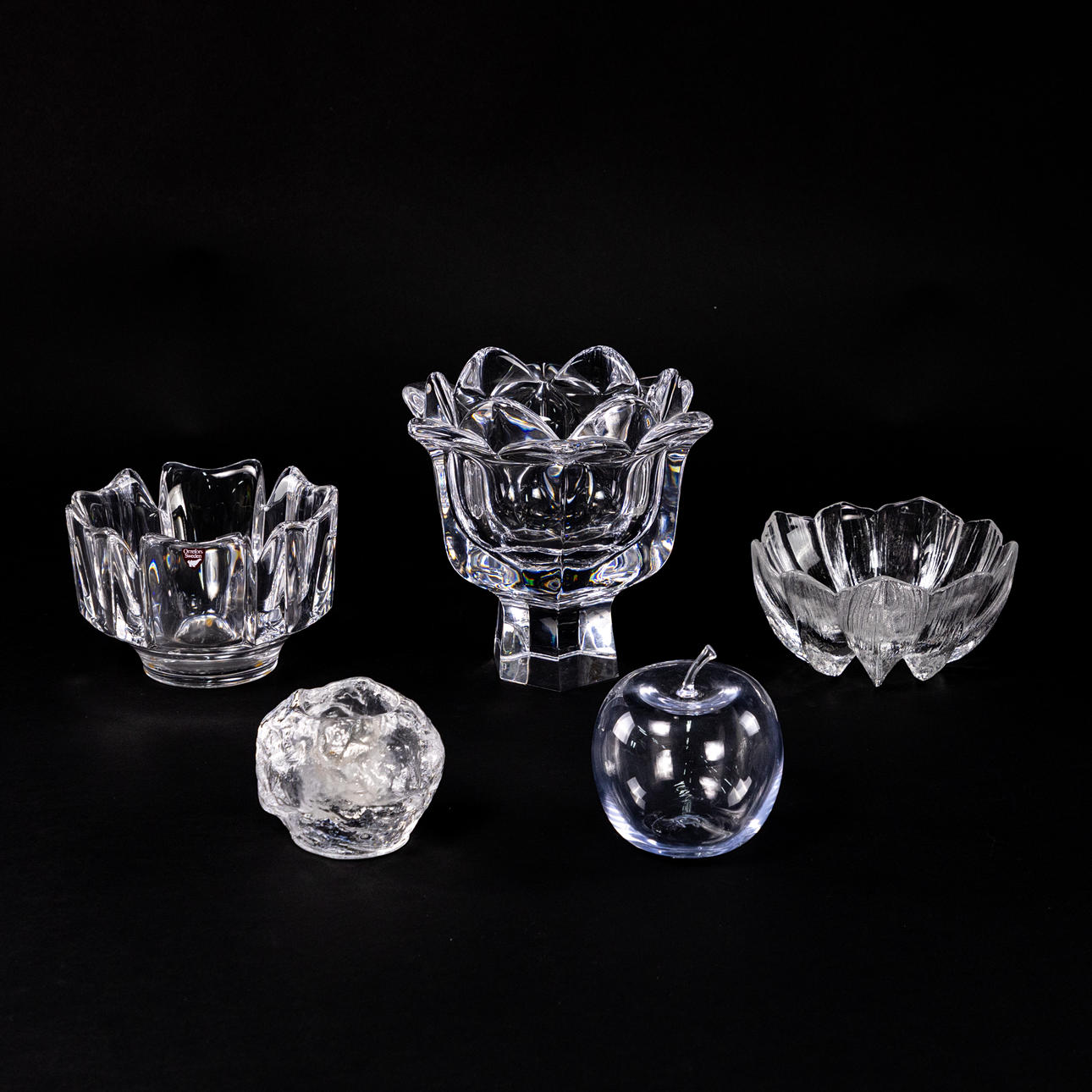 GLAS. 5 delar, bl. a. Orrefors.