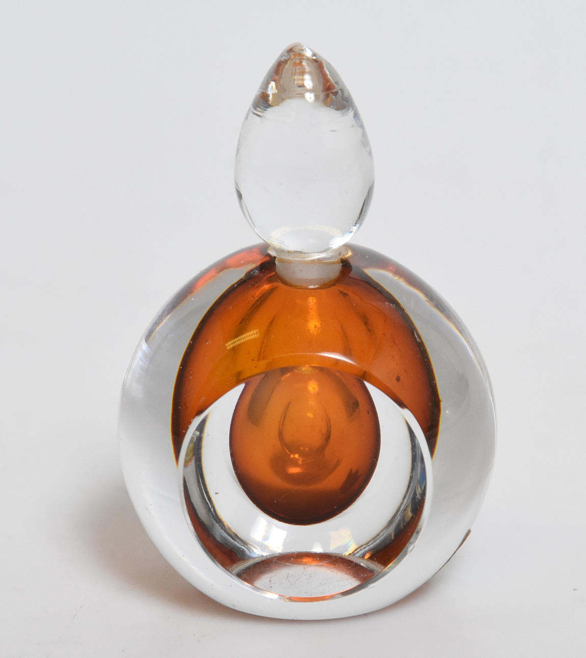 MONA MORALES. flakong, signerad.