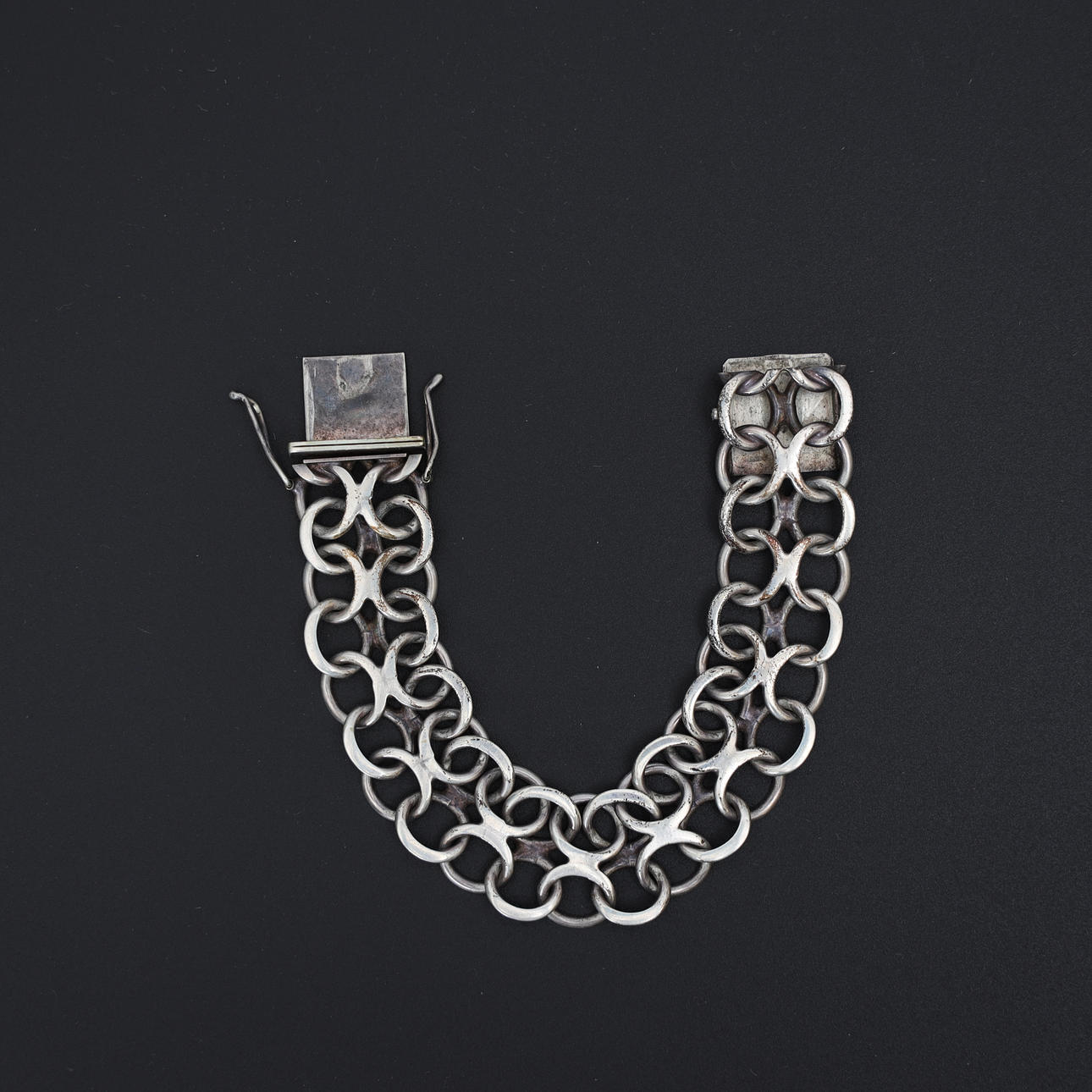 ARMBAND, silver, 1973.