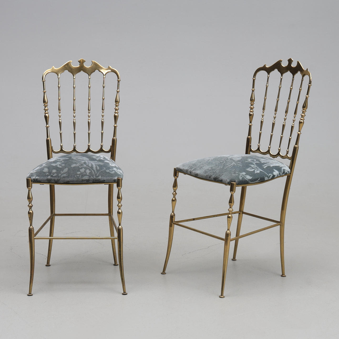 STOLAR, ett par, Chiavari modell.