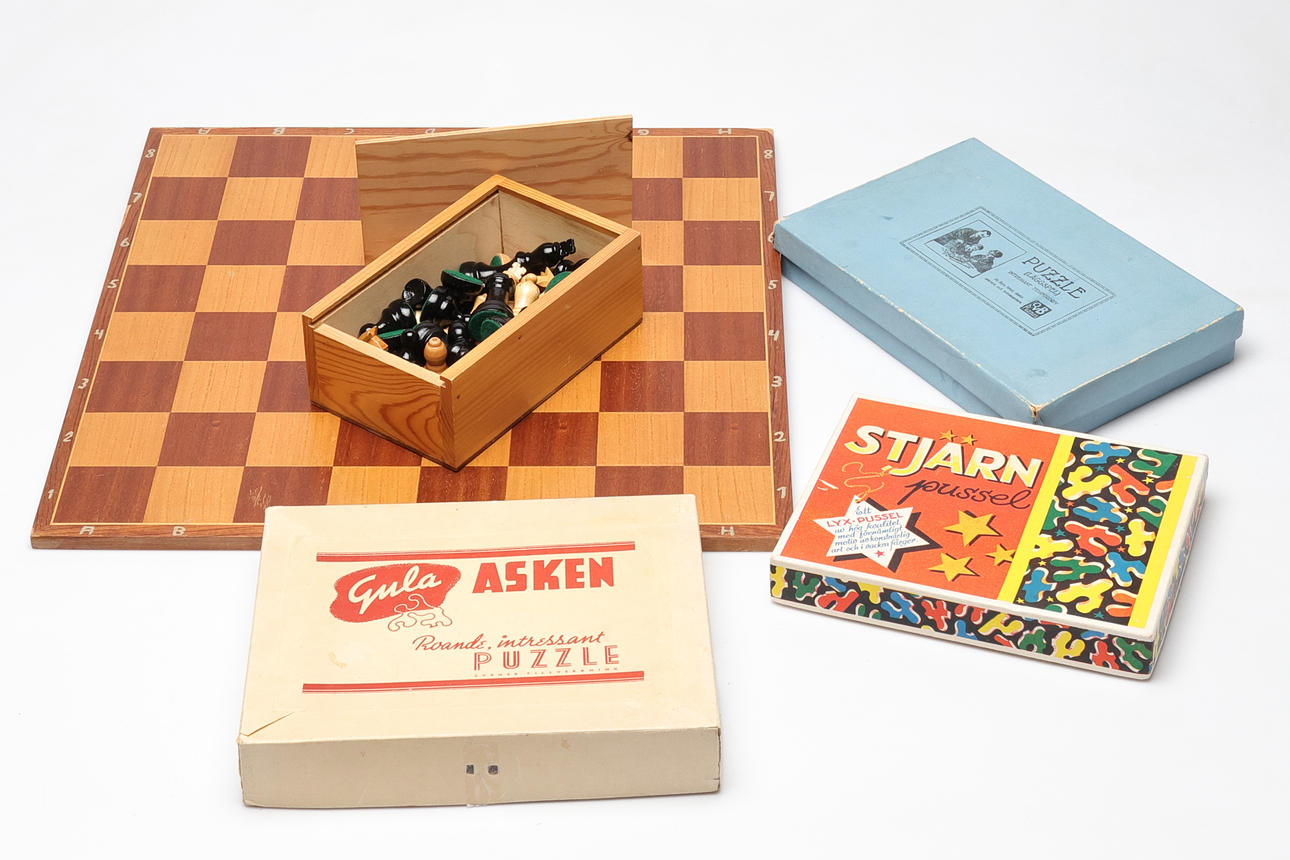 SPEL, 4 st, 1900-tal.
