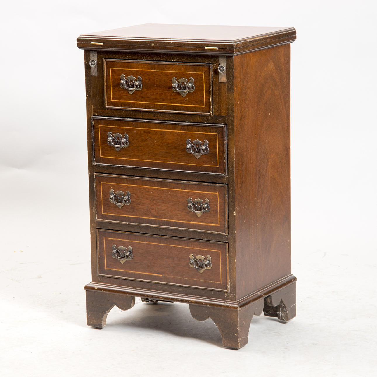 BYRÅ MED SKRIVSKIVA, 4-lådig, mahogny, engelsk stil.