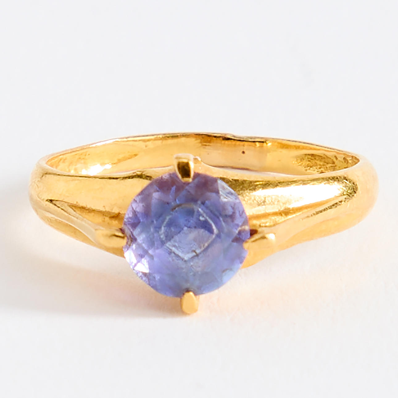 SOLITAIRE RING, 18K gold with tanzanite.