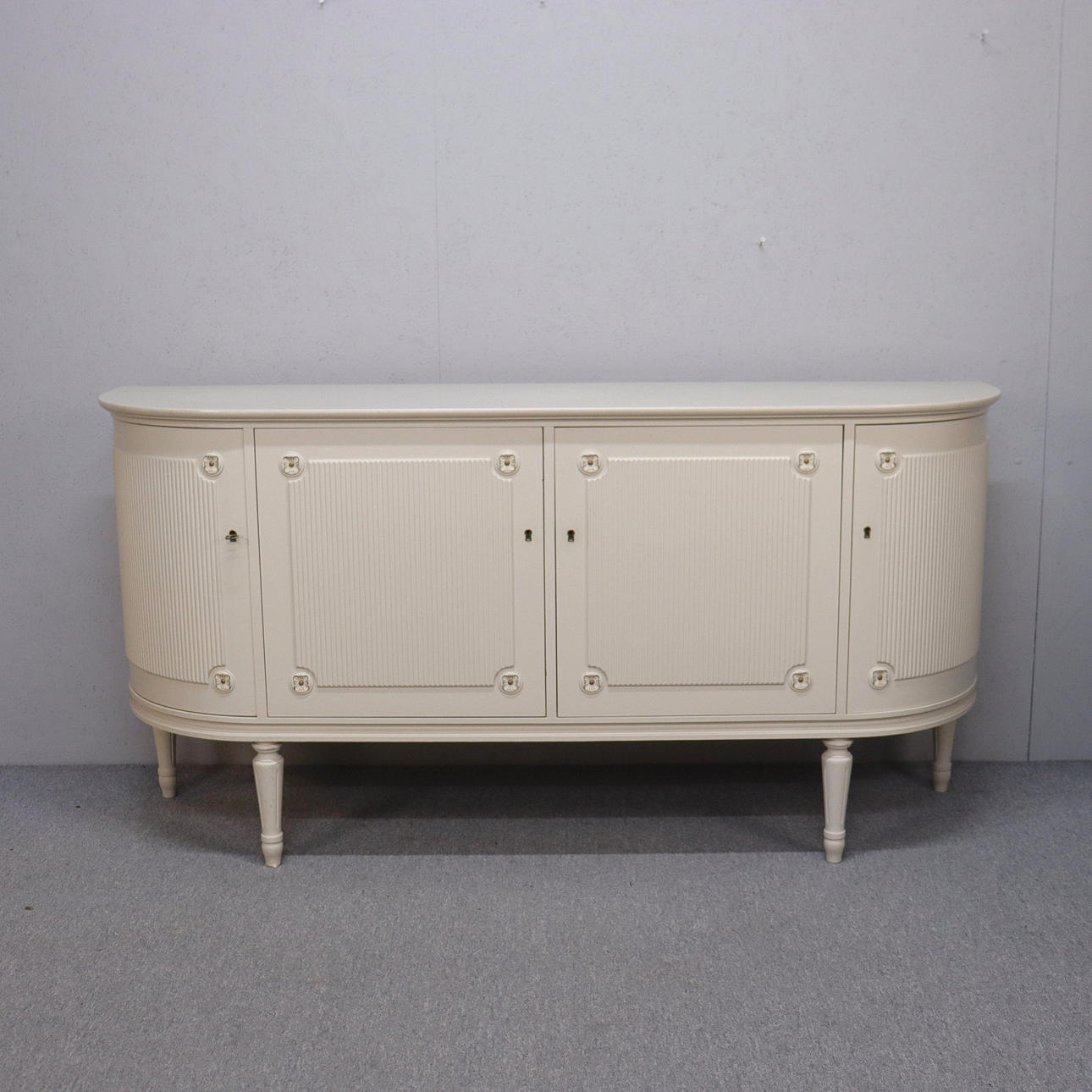 SIDEBOARD, gustaviansk stil, 1900-talets andra hälf.