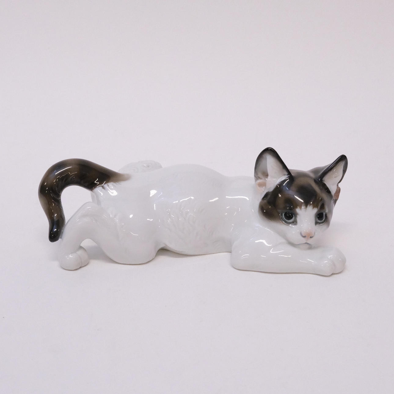 THEODOR KÄRNER. FIGURIN, KATT, ROSENTHAL.