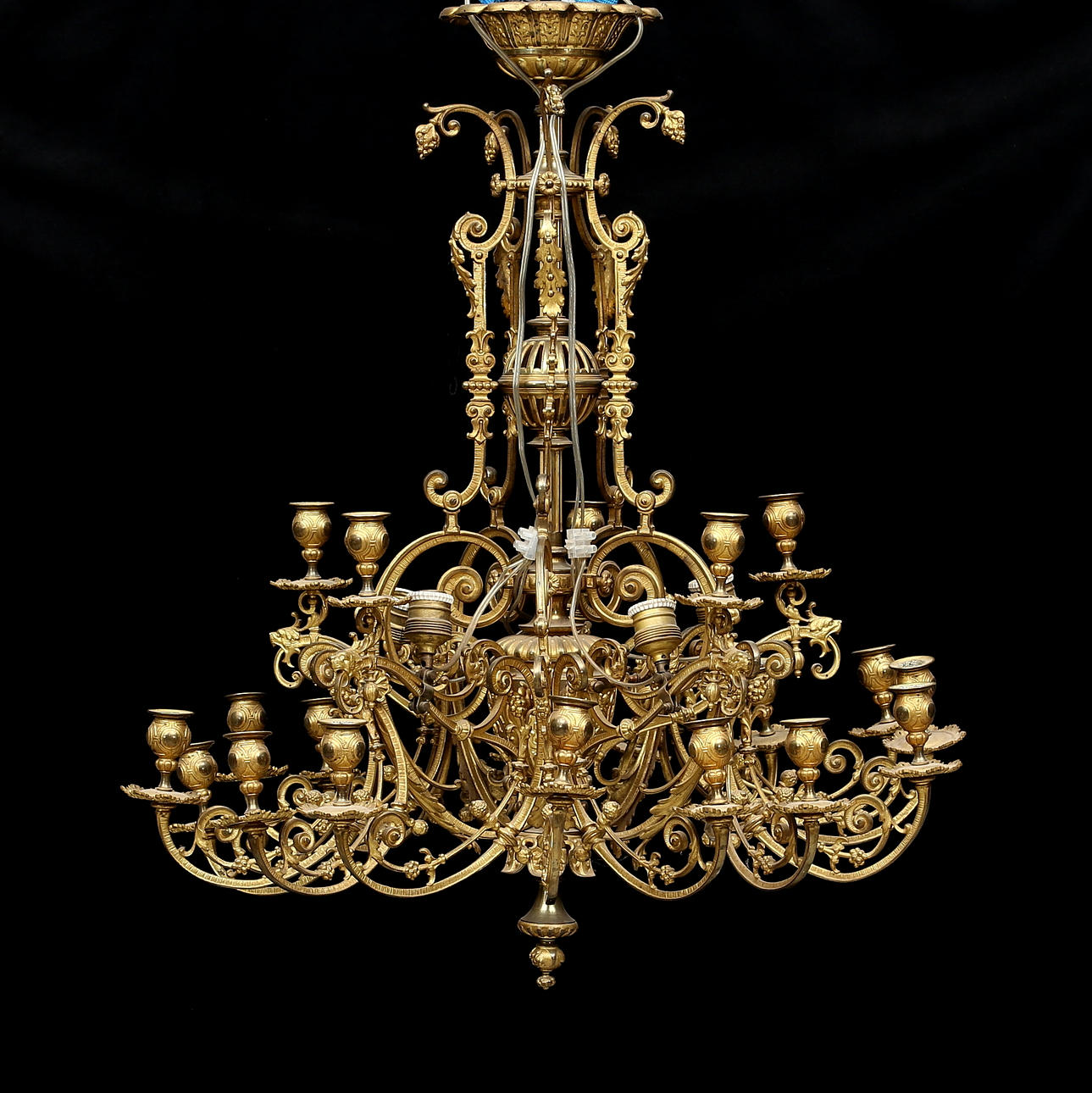 LJUSKRONA, oskariansk, 1800-talets andra hälft. Höjd ca 85 cm.