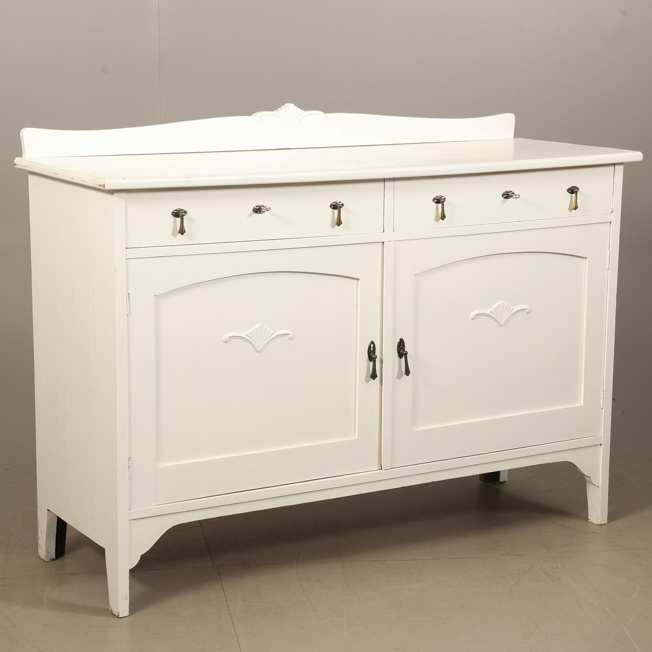 SIDEBOARD, 1900-tal.