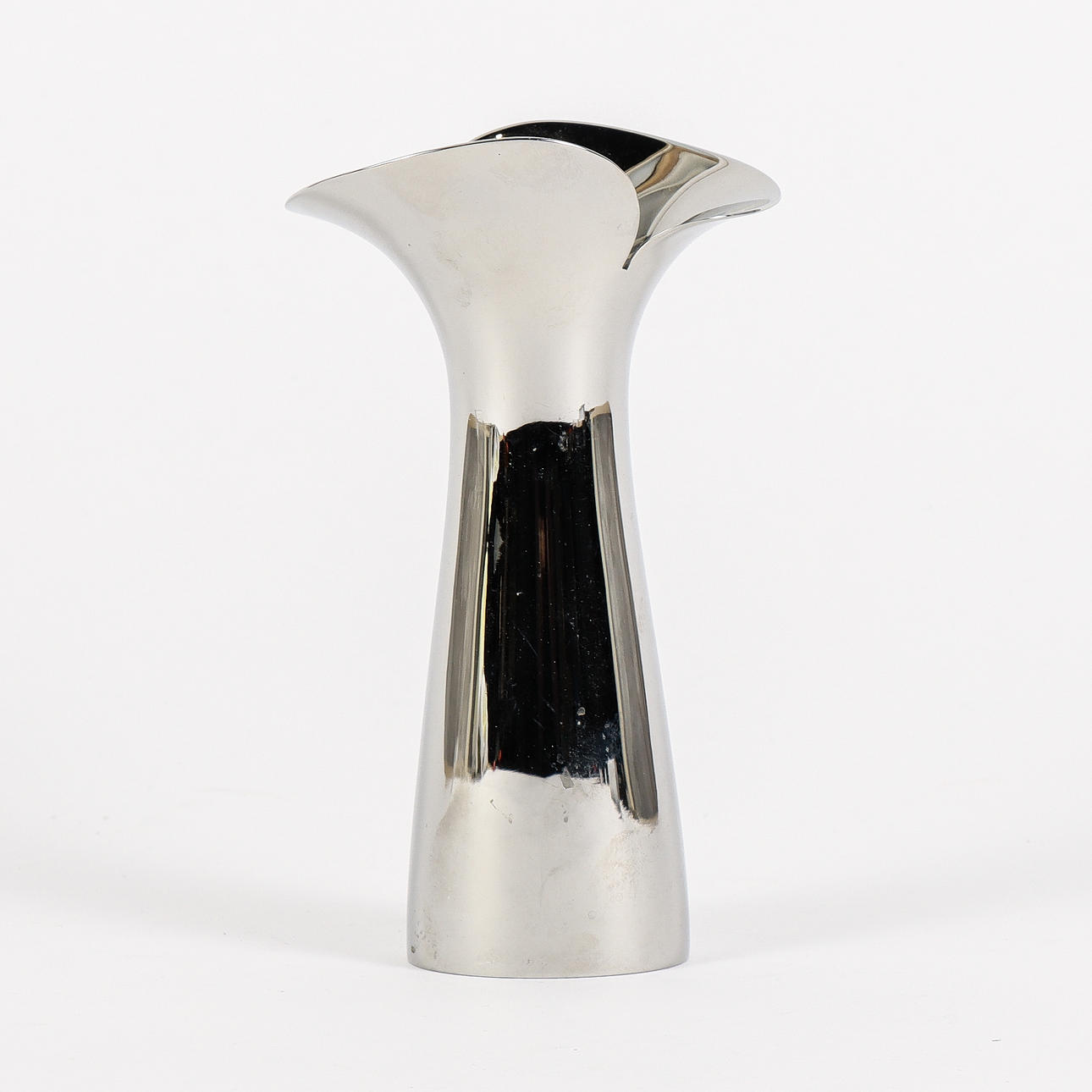 GEORG JENSEN. Vas, rostfri, Bloom Collection.