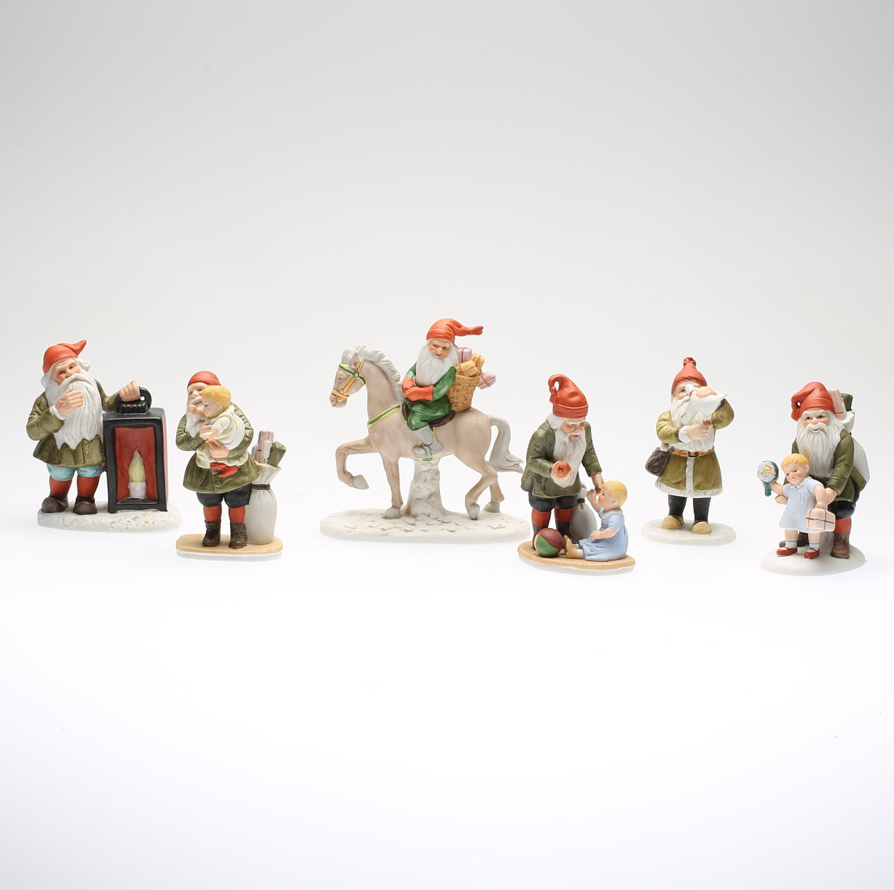 JULTOMTAR, 6 st, porslin, efter Jenny Nyström, Kalmar Länsmuseum, numrerade 128/970.