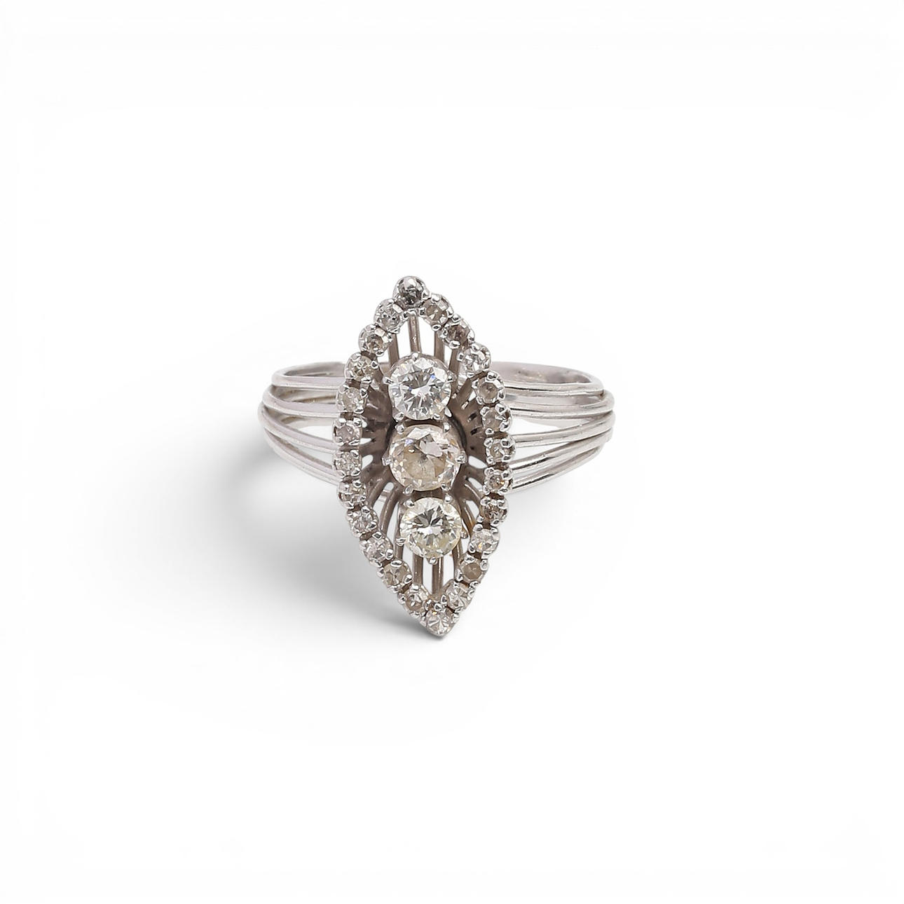 Diamonds ring, mid 20th Century.