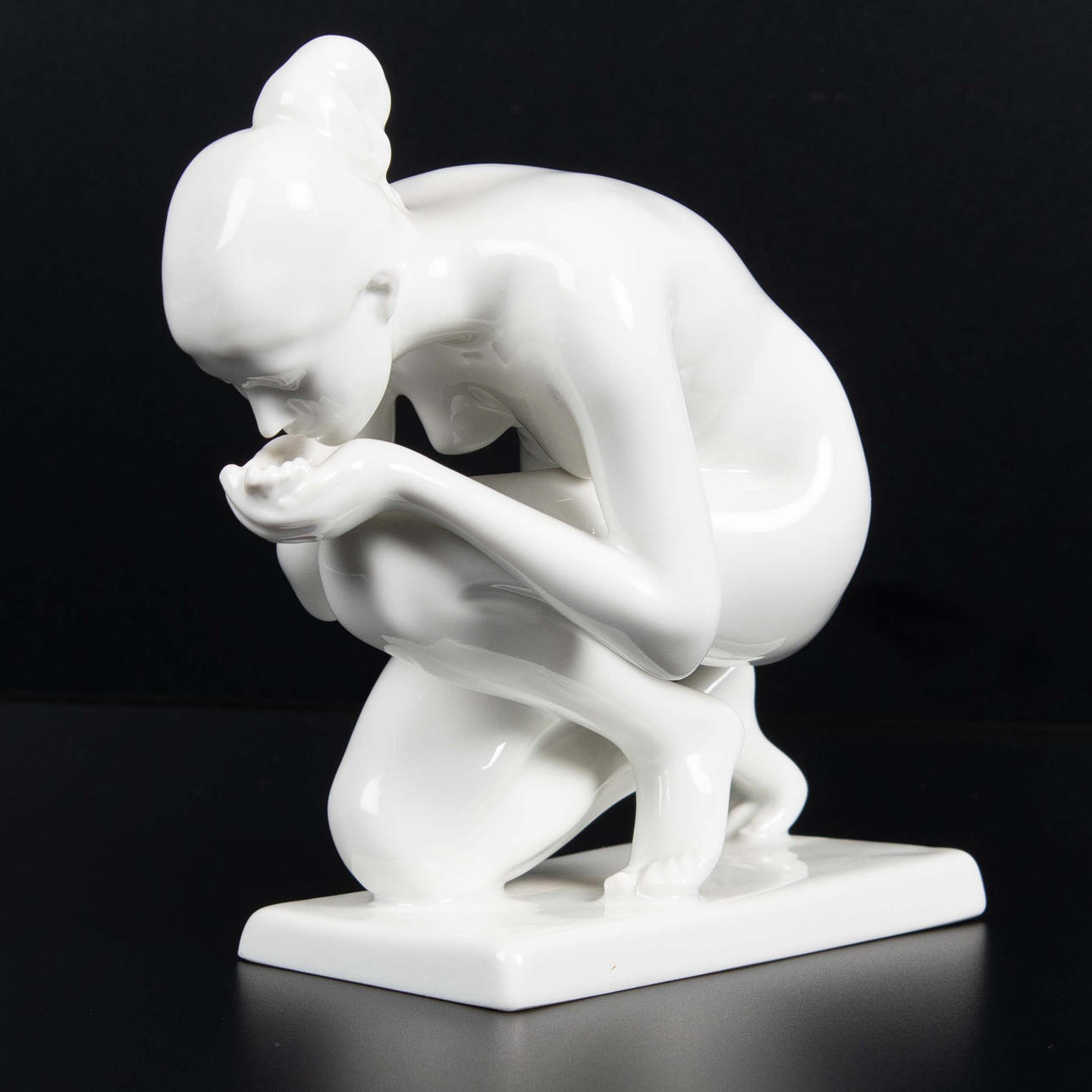 ERNST WENCK. Rosenthal figurin "Drickaren".