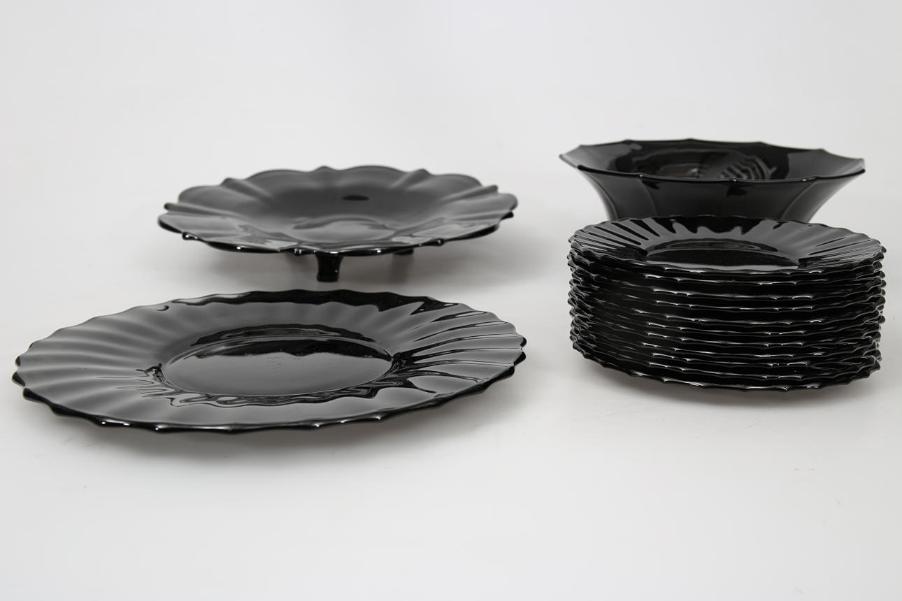 FRUKTSERVIS, svart glas, 14 delar, 1900-talets mitt.