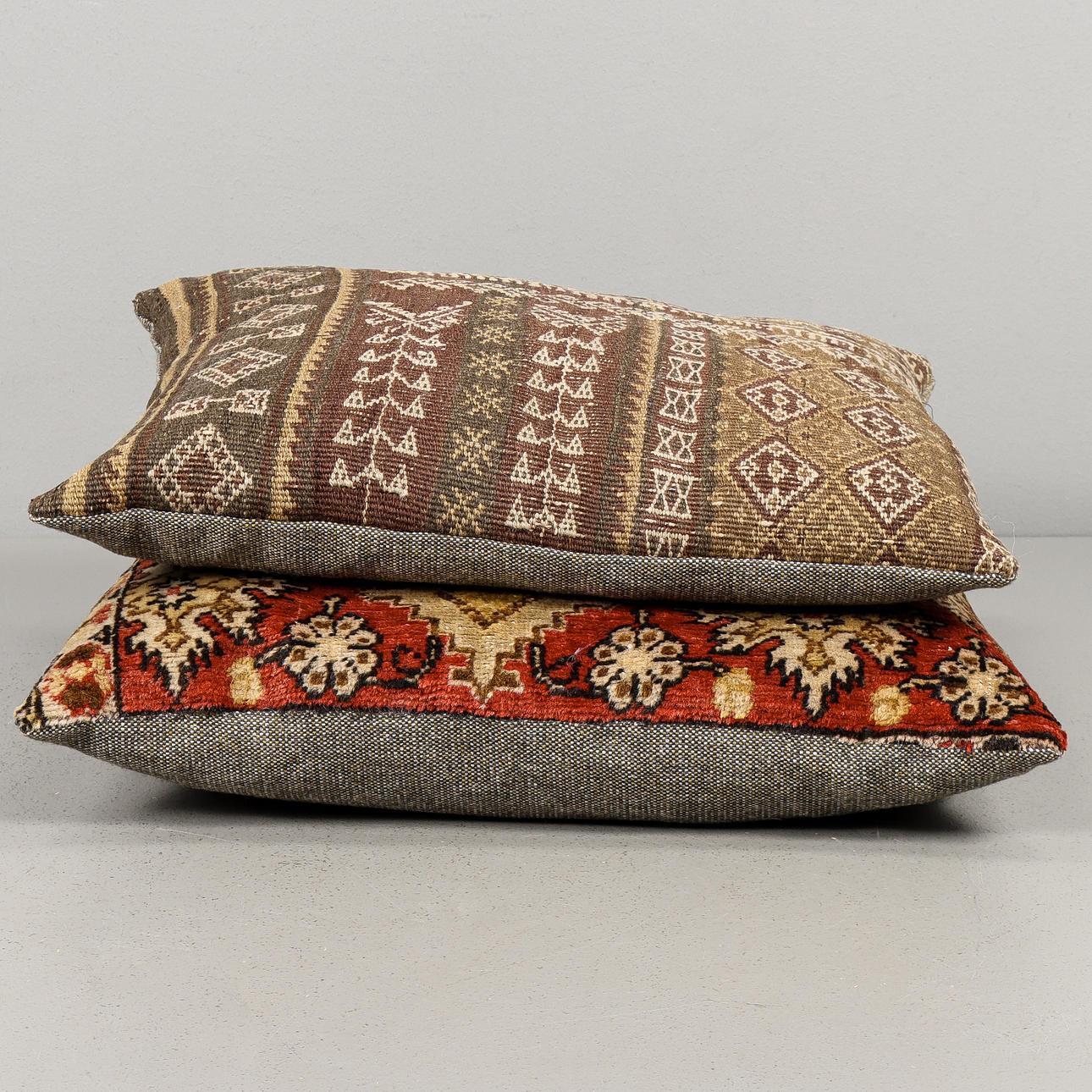 KUDDAR 2 stycken, 1900-tal.
