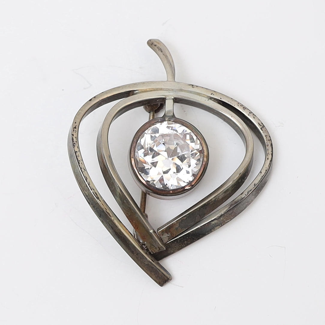 VIKTOR JANSSON. Brooch, silver with set rock crystal.
