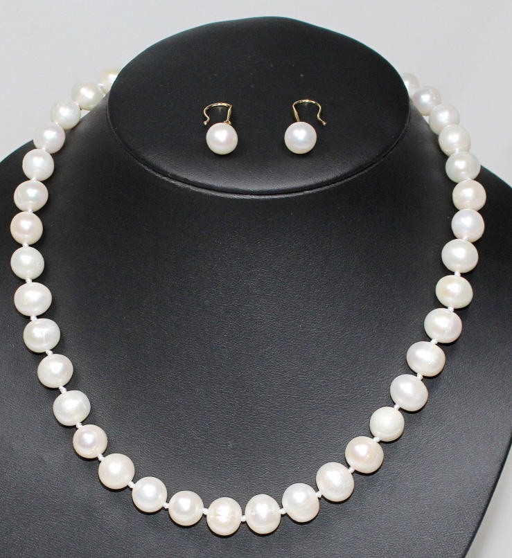 COLLIER samt örhängen south sea pärlor.