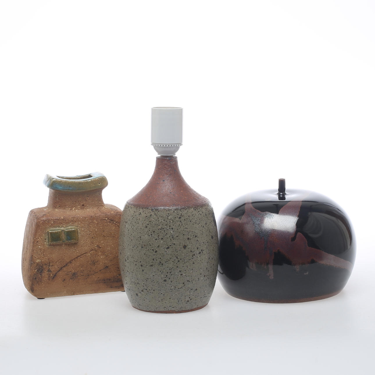 VASER, 2 st, samt BORDSLAMPA, keramik, Claes Thell, Curt Magnus Addin samt Rolf Palm.