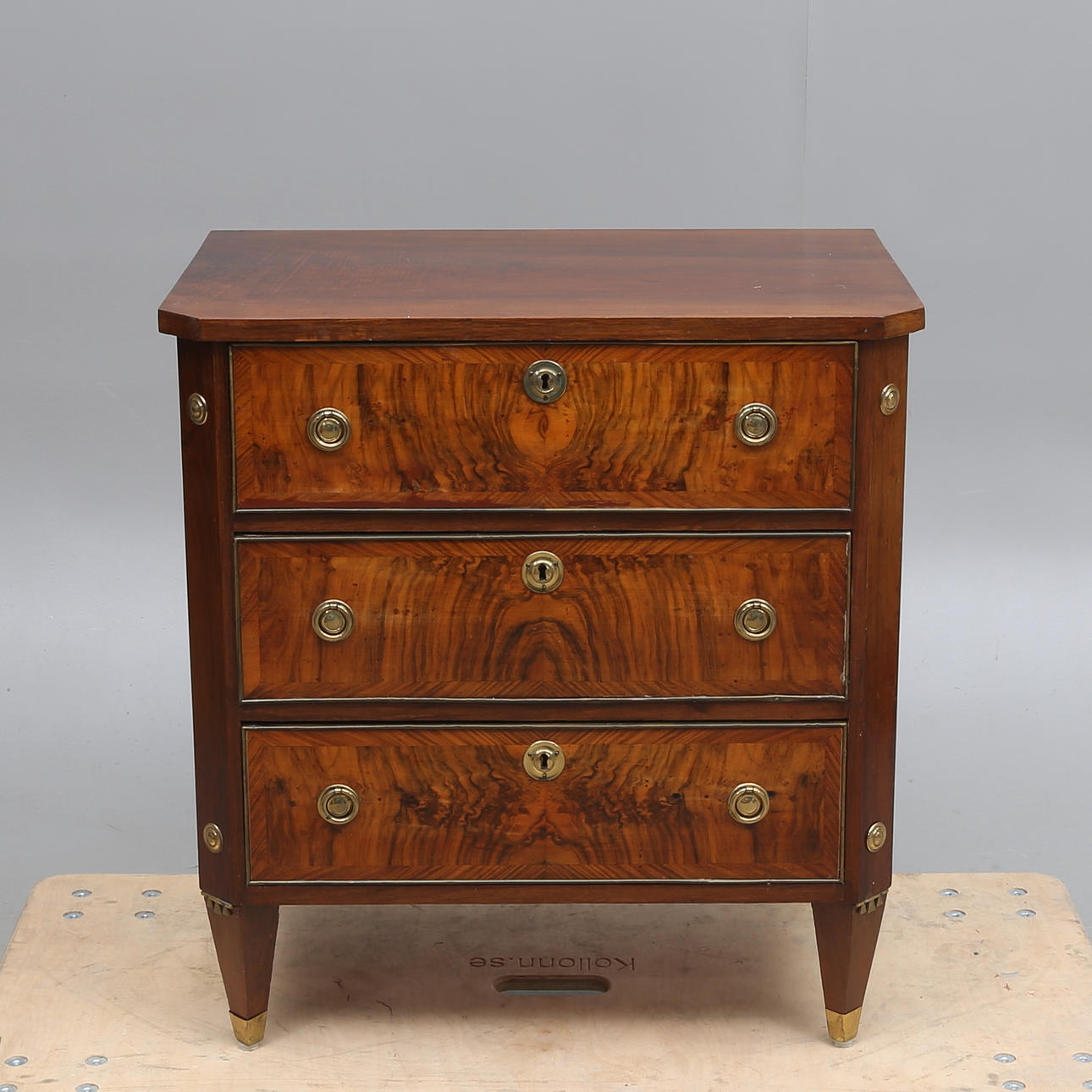 BYRÅ, sengustaviansk stil, 1900-tal.