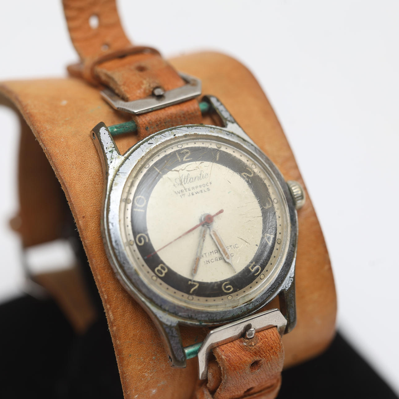 HERRARMBANDSUR, Atlantic, automatic, armband av läder.