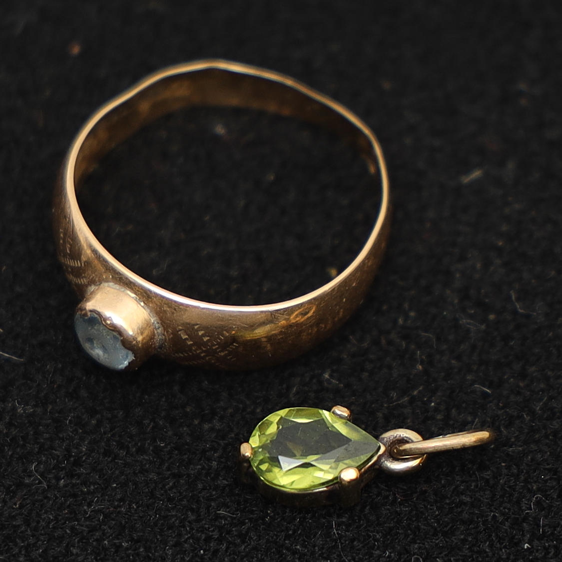 RING SAMT HÄNGE, 18k samt 14k guld.