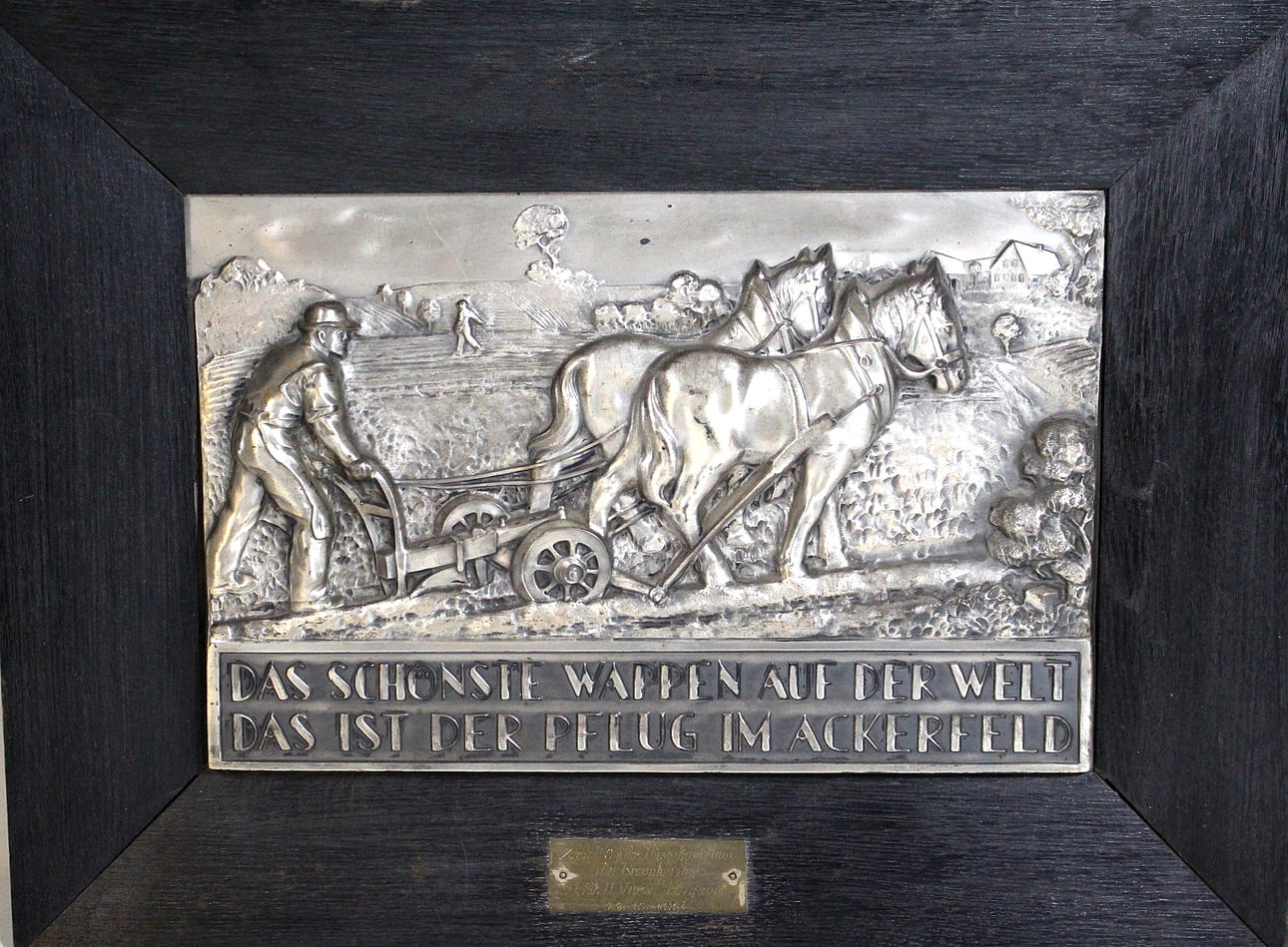 OIDENTIFIERAD KONSTNÄR. Tenntavla, hästar som plöjer.